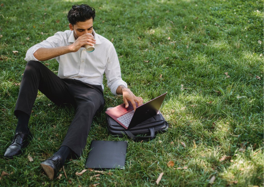 procedura lavorare come freelancer budapest online